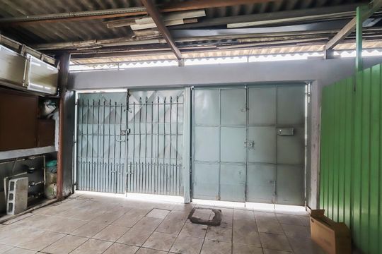 Garagem de casa à venda com 6 quartos, 360m² em Vila Princesa Isabel, São Paulo