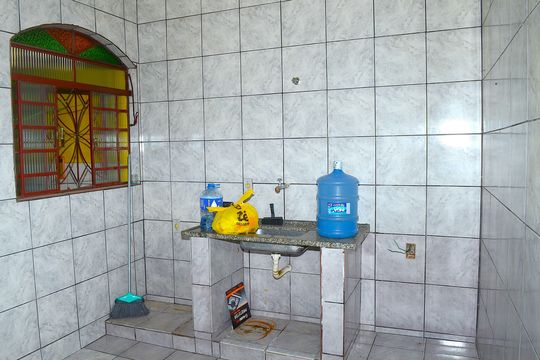 Cozinha e Área de Serviço de casa para alugar com 1 quarto, 40m² em Maria Goretti, Belo Horizonte