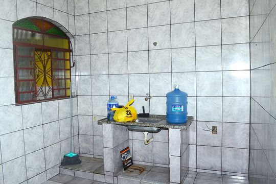 Cozinha e Área de Serviço de casa para alugar com 1 quarto, 40m² em Maria Goretti, Belo Horizonte