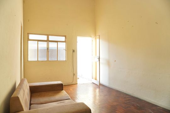 Sala de casa para alugar com 3 quartos, 50m² em Alto Caiçaras, Belo Horizonte