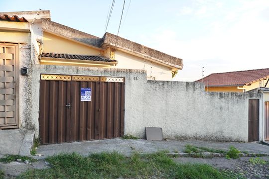 Fachada de casa para alugar com 3 quartos, 50m² em Alto Caiçaras, Belo Horizonte