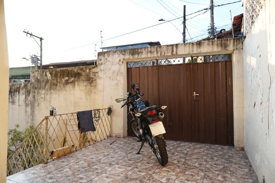 Garagem  de casa para alugar com 3 quartos, 50m² em Alto Caiçaras, Belo Horizonte