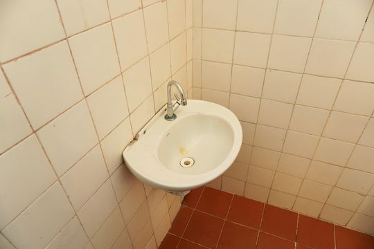 Banheiro  de casa para alugar com 3 quartos, 50m² em Alto Caiçaras, Belo Horizonte