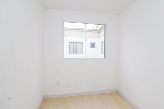Quarto 2 de apartamento para alugar com 2 quartos, 39m² em Itaim Paulista, São Paulo