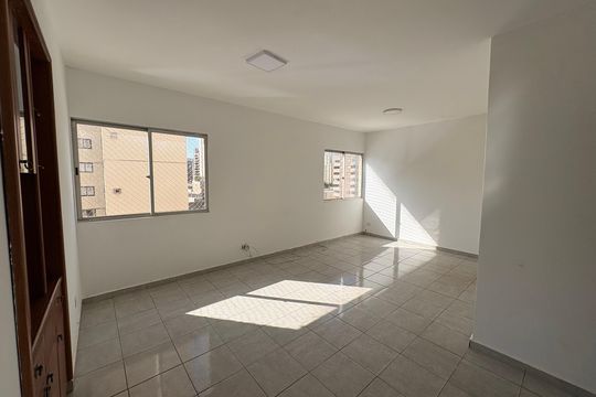 Sala de apartamento à venda com 3 quartos, 103m² em Setor Bueno, Goiânia