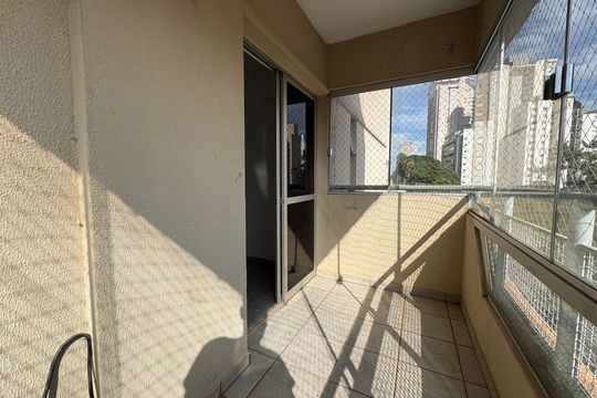 Varanda Suite 1 de apartamento à venda com 3 quartos, 103m² em Setor Bueno, Goiânia