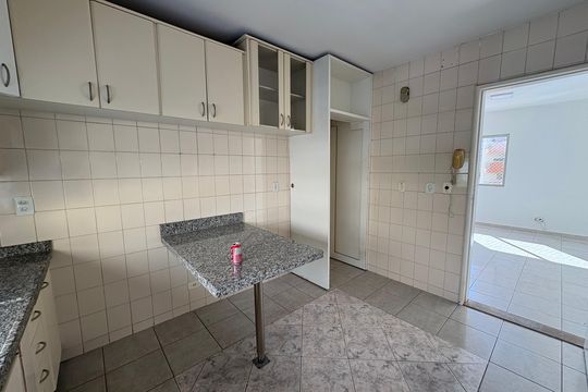Cozinha de apartamento à venda com 3 quartos, 103m² em Setor Bueno, Goiânia
