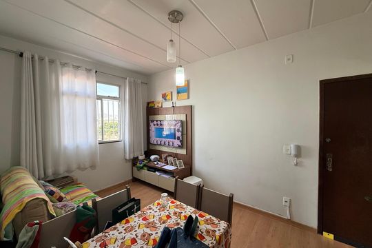 Sala de apartamento para alugar com 3 quartos, 70m² em Padre Eustáquio, Belo Horizonte