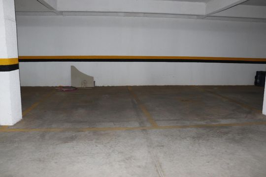Garagem 1 e 2 de apartamento para alugar com 4 quartos, 150m² em Setor Bueno, Goiânia