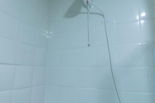Banheiro Social de apartamento para alugar com 2 quartos, 78m² em Batel, Curitiba