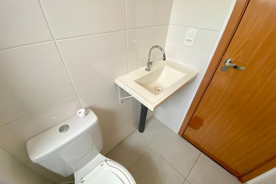Banheiro de apartamento para alugar com 2 quartos, 38m² em Jardim Rosa de Franca, Guarulhos