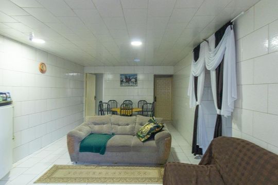 Sala de casa à venda com 2 quartos, 300m² em Uberaba, Curitiba