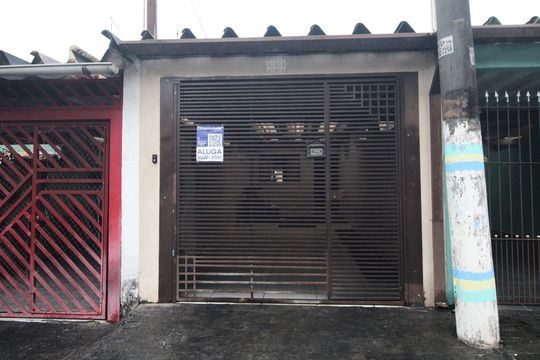 Fachada de casa para alugar com 2 quartos, 90m² em Vila Represa, São Paulo
