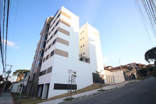 Apartamento à venda com 3 quartos, 76m² em Serrano, Belo Horizonte