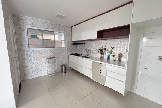 Cozinha de casa de condomínio à venda com 3 quartos, 213m² em Recreio dos Bandeirantes, Rio de Janeiro