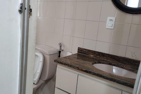 Banheiro de apartamento para alugar com 2 quartos, 52m² em Jardim Germania, São Paulo