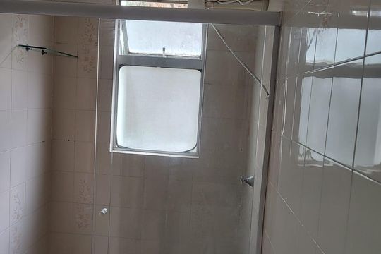 Banheiro de apartamento para alugar com 2 quartos, 52m² em Jardim Germania, São Paulo