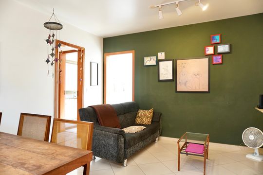 Sala de apartamento à venda com 3 quartos, 86m² em Sagrada Família, Belo Horizonte