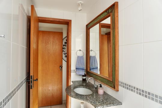 Banheiro Social de apartamento à venda com 3 quartos, 86m² em Sagrada Família, Belo Horizonte