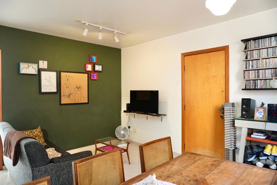 Sala de apartamento à venda com 3 quartos, 86m² em Sagrada Família, Belo Horizonte
