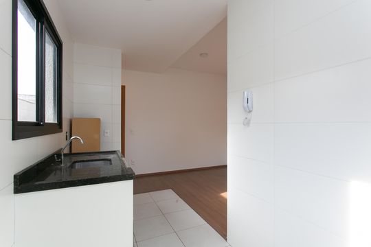 Cozinha de apartamento para alugar com 2 quartos, 43m² em Vila Jacuí, São Paulo