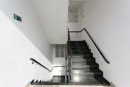 Escada / Entrada de apartamento para alugar com 2 quartos, 43m² em Vila Jacuí, São Paulo