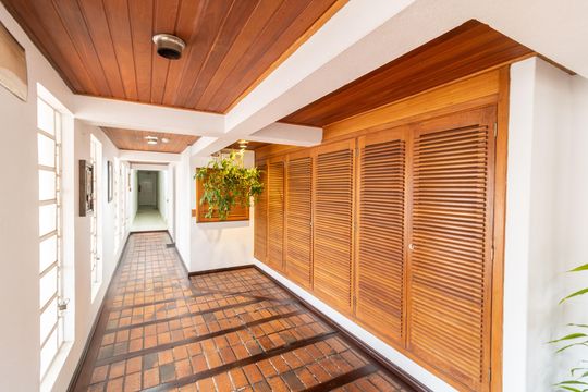 Hall de entrada de apartamento à venda com 1 quarto, 38m² em Camaquã, Porto Alegre