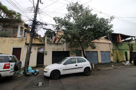 Fachada  de kitnet/studio para alugar com 1 quarto, 30m² em Brás de Pina, Rio de Janeiro