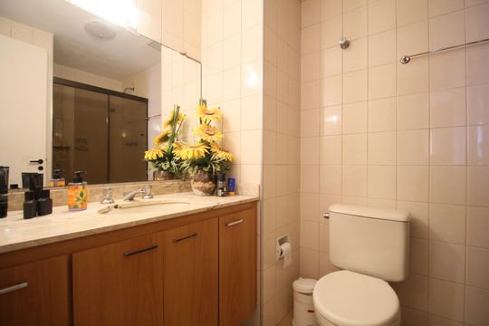 Banheiro de apartamento à venda com 3 quartos, 107m² em Vila Progredior, São Paulo