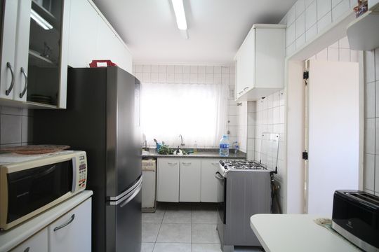Cozinha de apartamento à venda com 3 quartos, 107m² em Vila Progredior, São Paulo