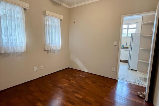 Casa à venda com 4 quartos, 204m² em Jardim Prudência, São Paulo