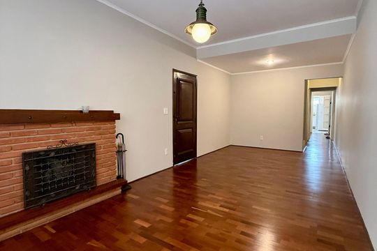 Casa à venda com 4 quartos, 204m² em Jardim Prudência, São Paulo