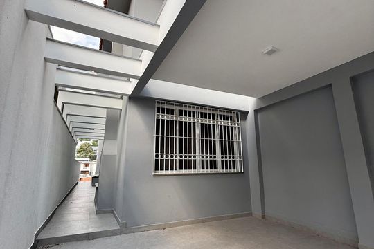Casa à venda com 4 quartos, 204m² em Jardim Prudência, São Paulo