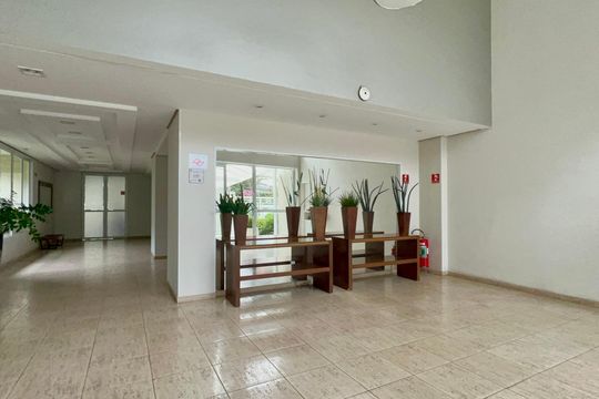 Hall de entrada de apartamento à venda com 2 quartos, 47m² em Pinheiros, São Paulo