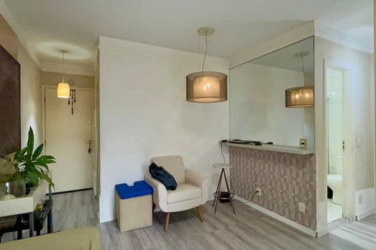 Sala de apartamento à venda com 2 quartos, 47m² em Pinheiros, São Paulo