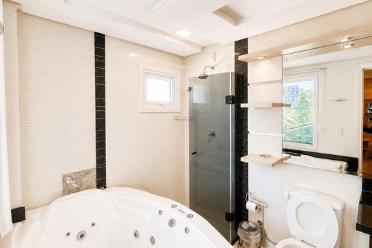 Banheiro 6 de casa de condomínio para alugar com 6 quartos, 233m² em Neópolis, Gravataí