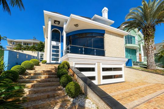 Fachada de casa de condomínio para alugar com 6 quartos, 233m² em Neópolis, Gravataí