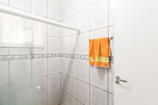 Banheiro de casa para alugar com 3 quartos, 220m² em Guajuviras, Canoas