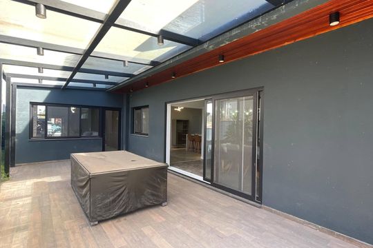 Casa de Condomínio para alugar com 4 quartos, 274m² em Centro, Gravataí