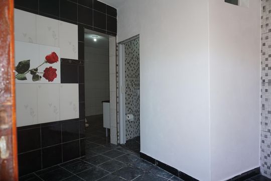 Sala de casa para alugar com 1 quarto, 60m² em Jardim Altos do Taboao, Embu das Artes