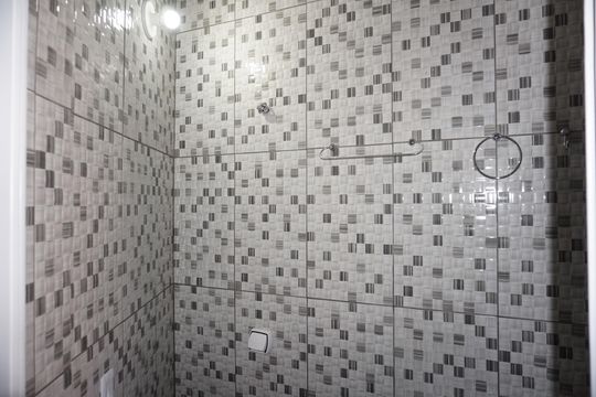 Banheiro de casa para alugar com 1 quarto, 60m² em Jardim Altos do Taboao, Embu das Artes