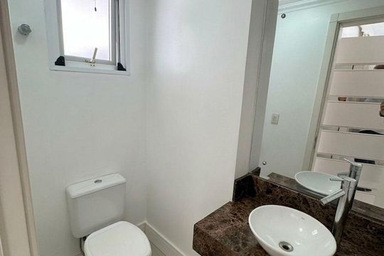 Banheiro 2 de casa de condomínio para alugar com 3 quartos, 230m² em Neópolis, Gravataí