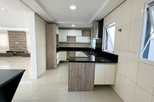 Cozinha de casa de condomínio para alugar com 3 quartos, 230m² em Neópolis, Gravataí