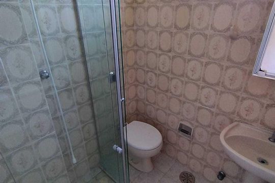 Banheiro de apartamento para alugar com 1 quarto, 48m² em Centro, Sapucaia do Sul
