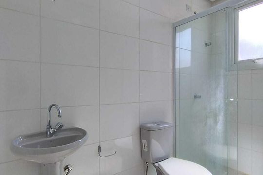 Banheiro social de apartamento para alugar com 1 quarto, 70m² em Freitas, Sapucaia do Sul