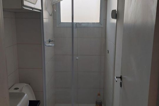 Banheiro de apartamento para alugar com 2 quartos, 60m² em Ferrazópolis, São Bernardo do Campo