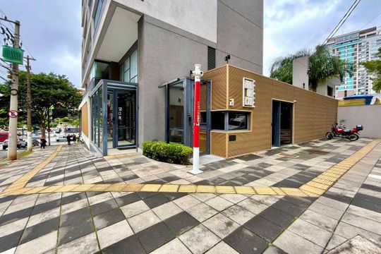 Fachada  de kitnet/studio para alugar com 1 quarto, 21m² em Jardim das Acacias, São Paulo