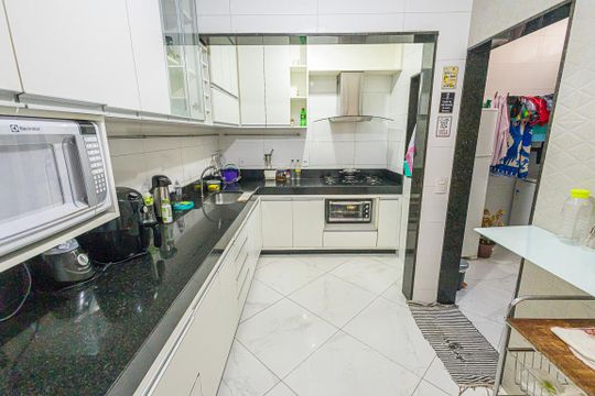 cozinha de casa de condomínio à venda com 3 quartos, 80m² em Vila Cloris, Belo Horizonte