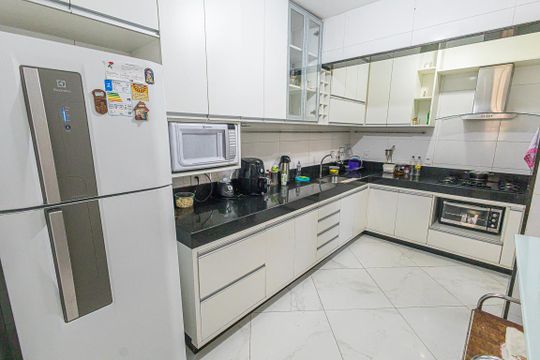 cozinha de casa de condomínio à venda com 3 quartos, 80m² em Vila Cloris, Belo Horizonte