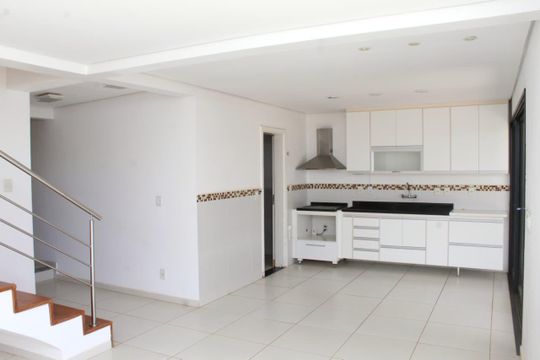 Sala de casa para alugar com 3 quartos, 260m² em Swiss Park, Campinas